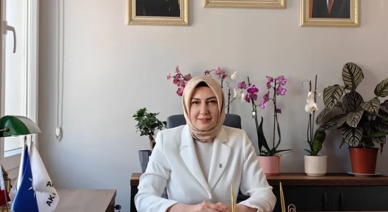 AK PARTİ  ÇEŞME İLÇE BAŞKANI ÖZEN'DEN SOKAK HAYVANLARI İLE İLGİLİ GENİŞ AÇIKLAMA