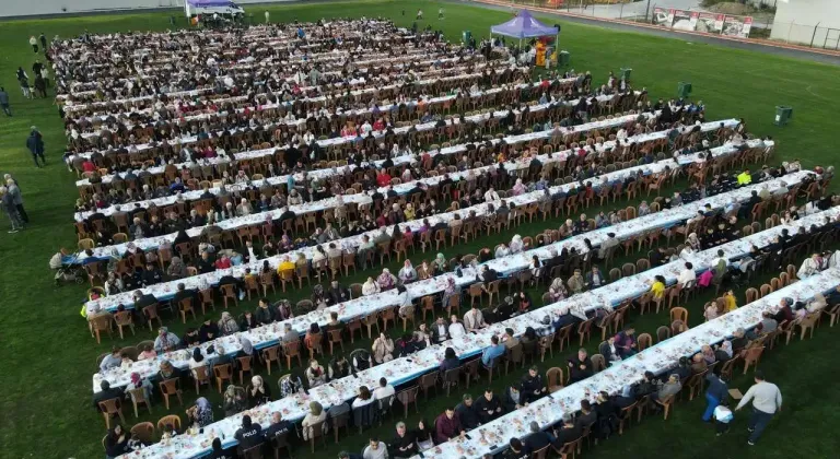 BAYINDIR BELEDİYESİ'NDEN KADİR GECESİ'NDE İFTAR YEMEĞİ