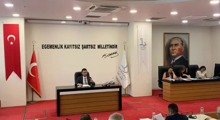 BAYRAKLI MECLİS TOPLANTISI YARIDA KALDI