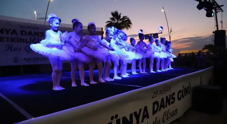 Dikili’de Dünya Dans Günü coşkuyla kutlandı