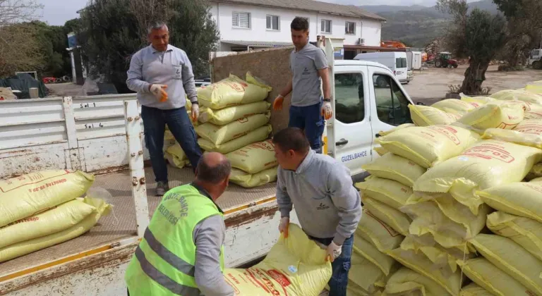 GÜZELBAHÇE BELEDİYESİ'NDEN ÇİFTÇİYE DESTEK
