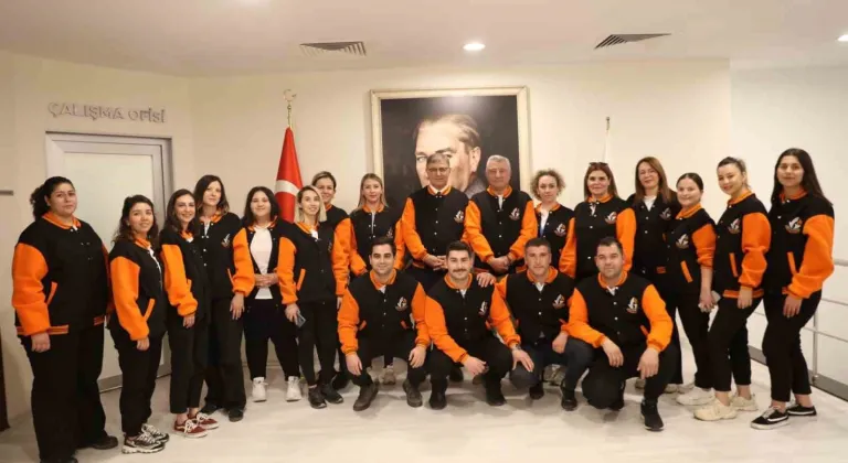 GÜZELBAHÇE GENÇLİK BAŞKAN TUGAY'I ZİYARET ETTİ