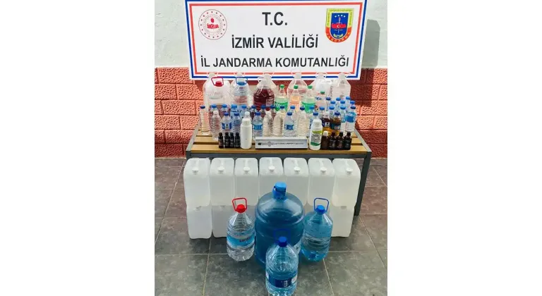 İZMİR'DE 8 TONU AŞKIN ETİL ALKOL ELE GEÇİRİLDİ