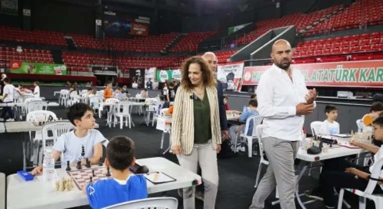 KARŞIYAKA'DA SATRANÇ HEYECANI