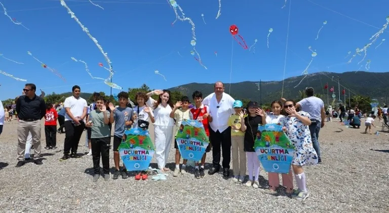 MENDERES'TE UÇURTMA ŞENLİĞİ COŞKUSU YAŞANDI