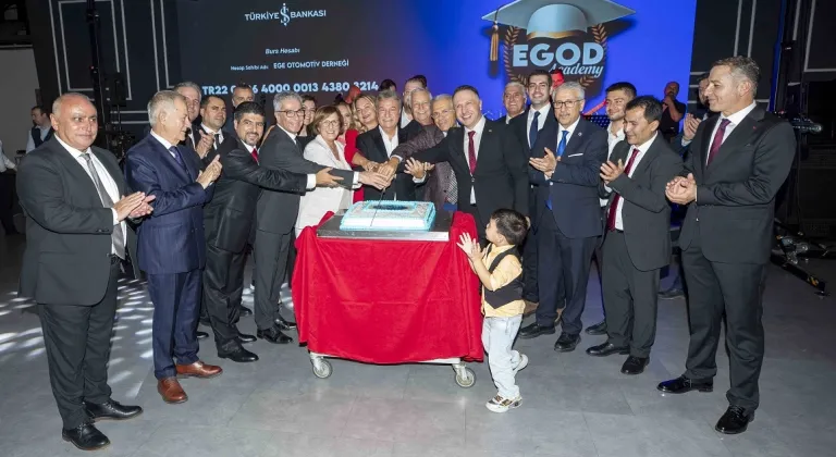 OTOMOTİVCİLER 29 EKİM KUTLAMASINI ŞÖLENE ÇEVİRDİLER