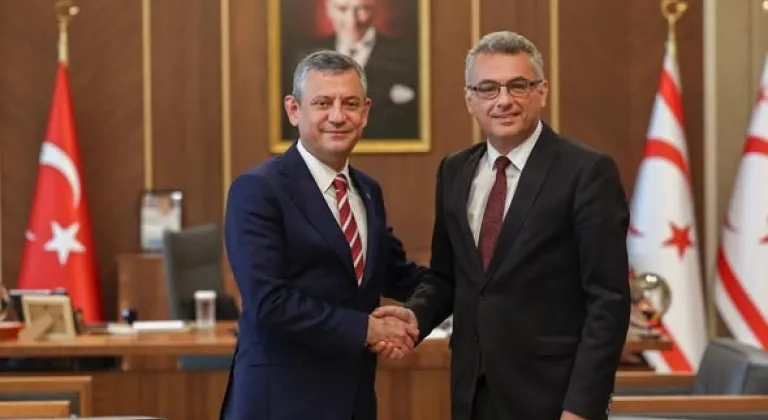 ÖZGÜR ÖZEL KKTC'NİN KURULUŞUNUN 42.YILINDA KIBRISTAYDI