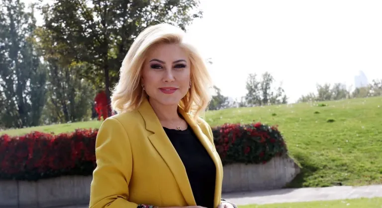 ŞEBNEM BURSALI : "MİKROFON SİYASETİ YERİNE PROJE ÜRETİN"
