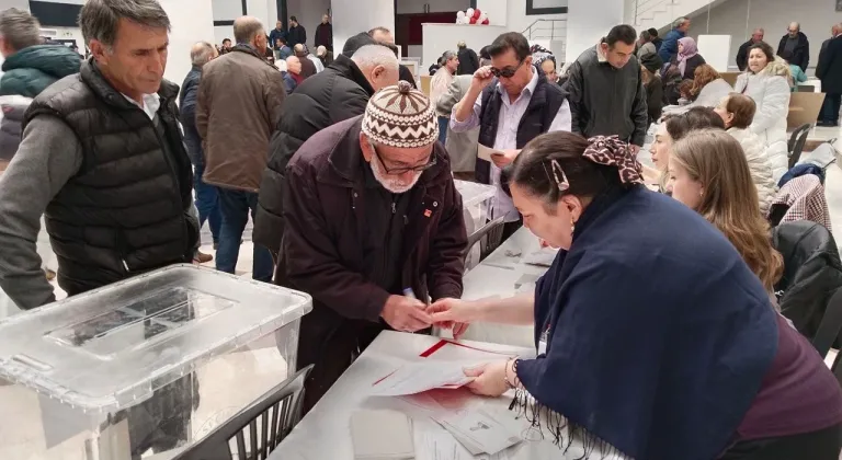 UŞAK'TA ZORLA OY KULLANDIRTMA TARTIŞMASI