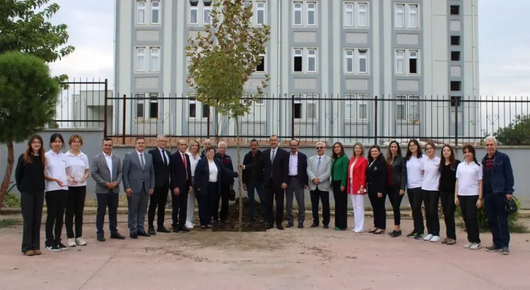 YEDİ BÖLGENİN TOPRAĞI ÖDEMİŞ'TE ÇINAR FİDANINDA BULUŞTU